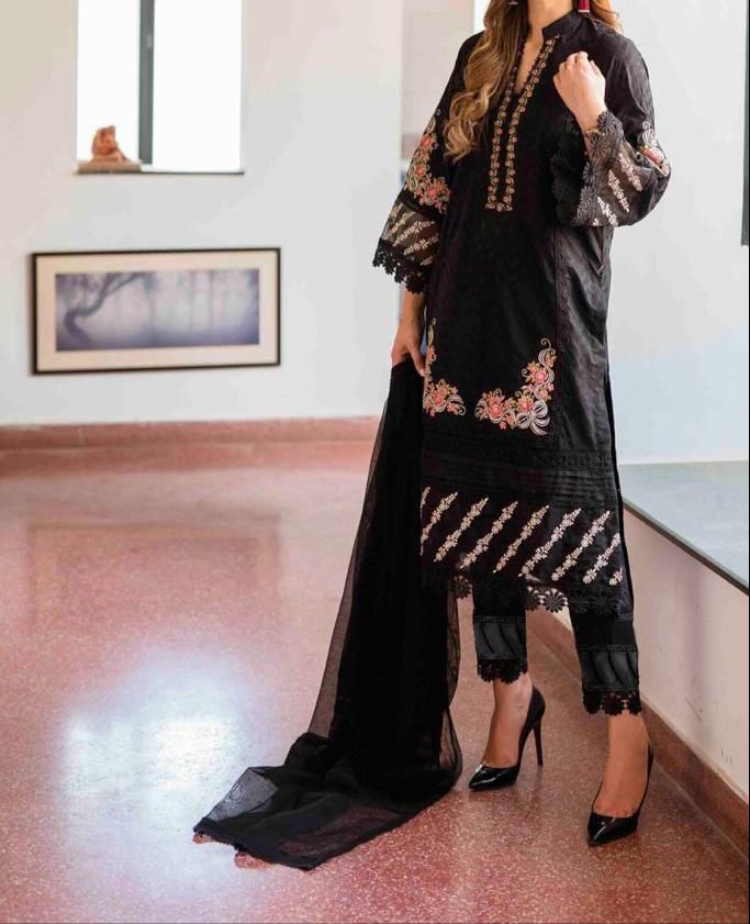 Beautiful Embroidery Pakistani Kurti With Style Cigarette Pant